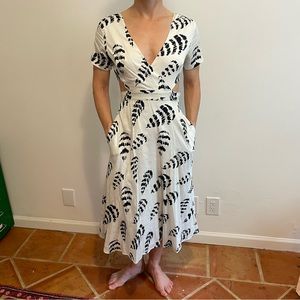 Simple A-line cutout midi dress